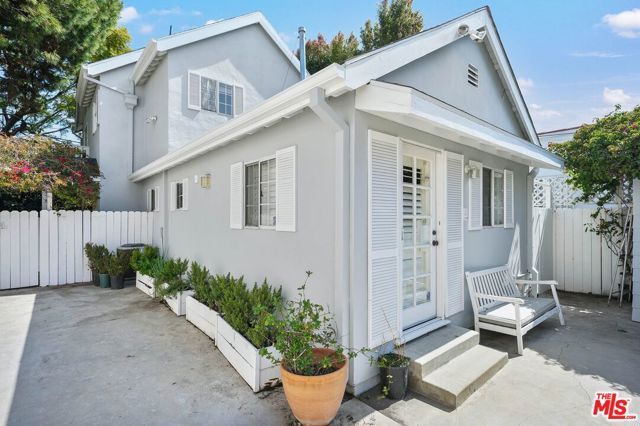 1323 PRINCETON Street, Santa Monica, CA 90404