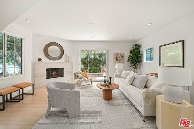1323 PRINCETON Street, Santa Monica, CA 90404