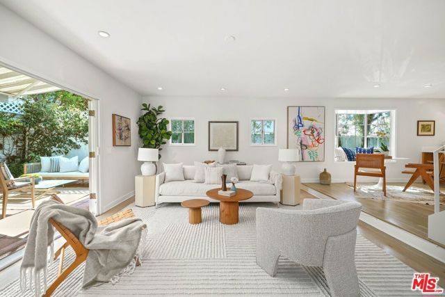1323 PRINCETON Street, Santa Monica, CA 90404