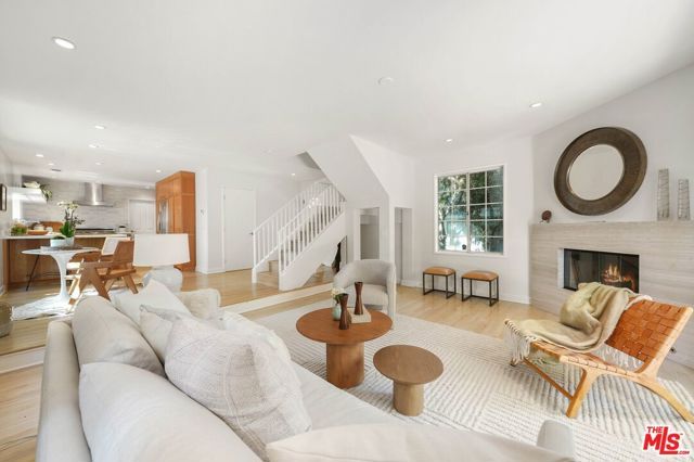 1323 PRINCETON Street, Santa Monica, CA 90404