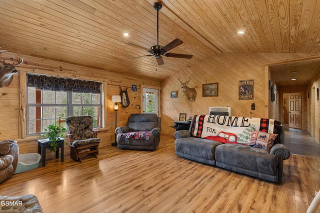 2357 Hall Road, Dandridge, TN 37725