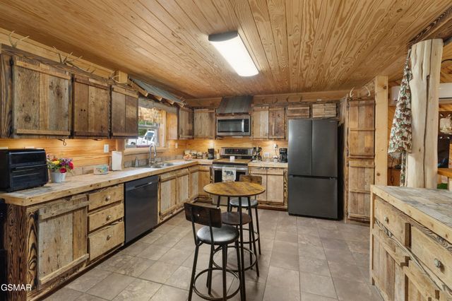 2357 Hall Road, Dandridge, TN 37725