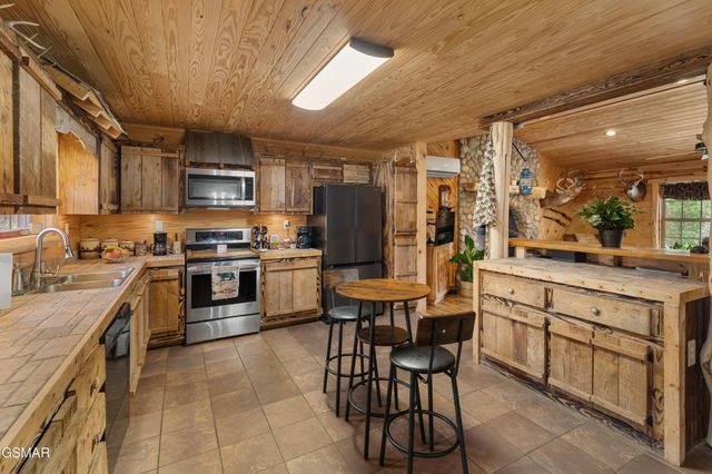 2357 Hall Road, Dandridge, TN 37725