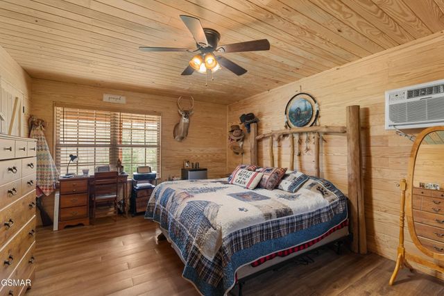 2357 Hall Road, Dandridge, TN 37725