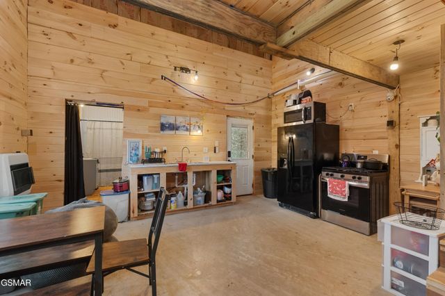 2357 Hall Road, Dandridge, TN 37725