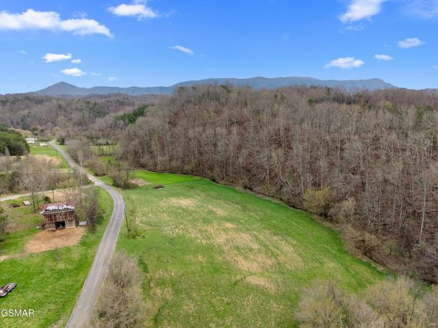 2357 Hall Road, Dandridge, TN 37725