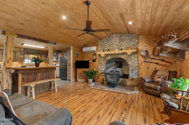 2357 Hall Road, Dandridge, TN 37725