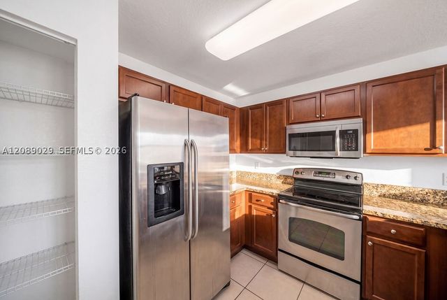 11603 NW 89th St 213, Doral, FL 33178