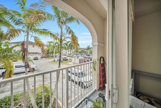 11603 NW 89th St 213, Doral, FL 33178