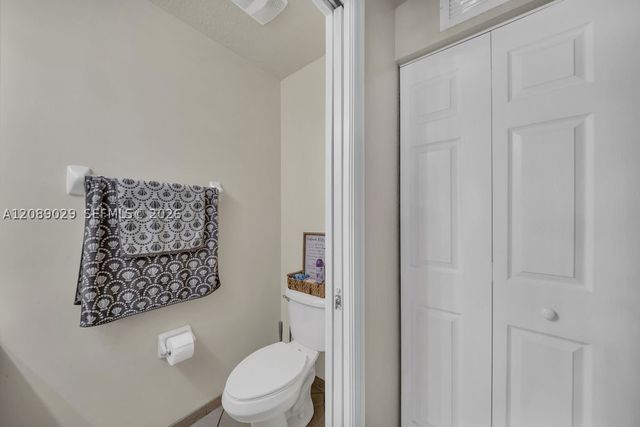 11603 NW 89th St 213, Doral, FL 33178