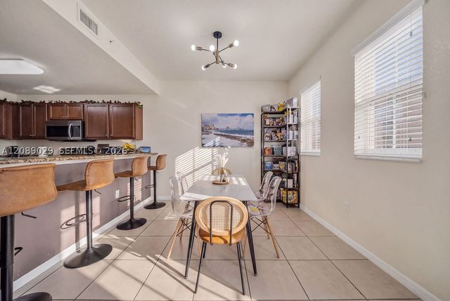 11603 NW 89th St 213, Doral, FL 33178