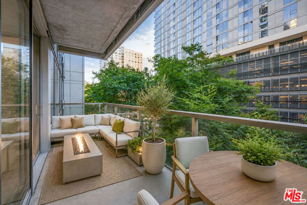 1155 S Grand Avenue 419, Los Angeles, CA 90015