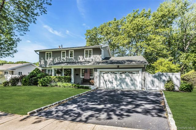 20 Lancia Drive, East Norwich, NY 11732
