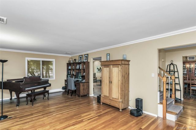 20 Lancia Drive, East Norwich, NY 11732