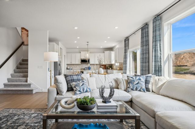 20325 Gadget Circle, Lakeville, MN 55044