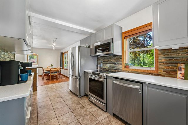 7710 Groveland Road, Mounds View, MN 55112