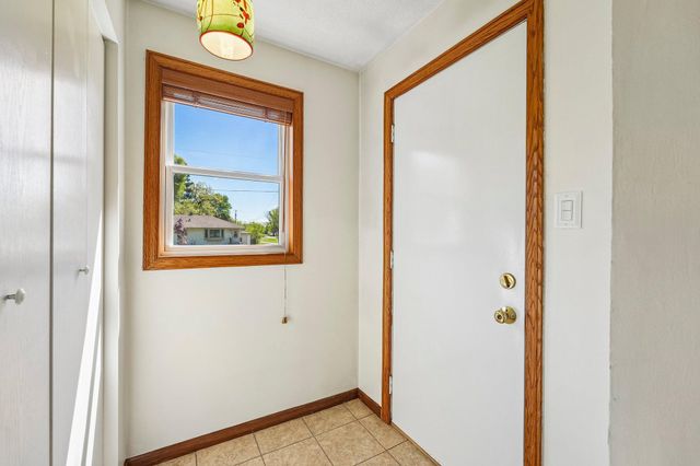 7710 Groveland Road, Mounds View, MN 55112