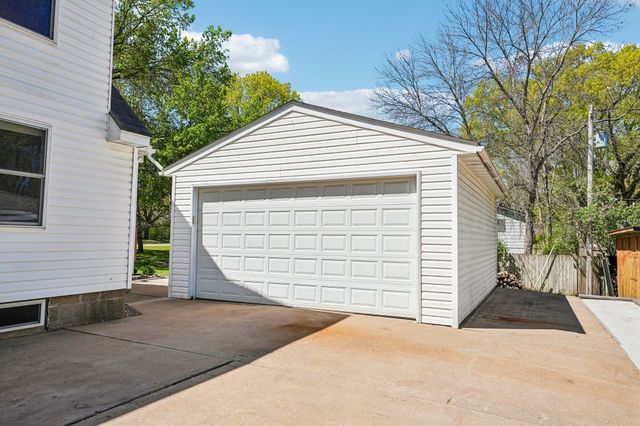 7710 Groveland Road, Mounds View, MN 55112
