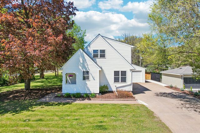 7710 Groveland Road, Mounds View, MN 55112