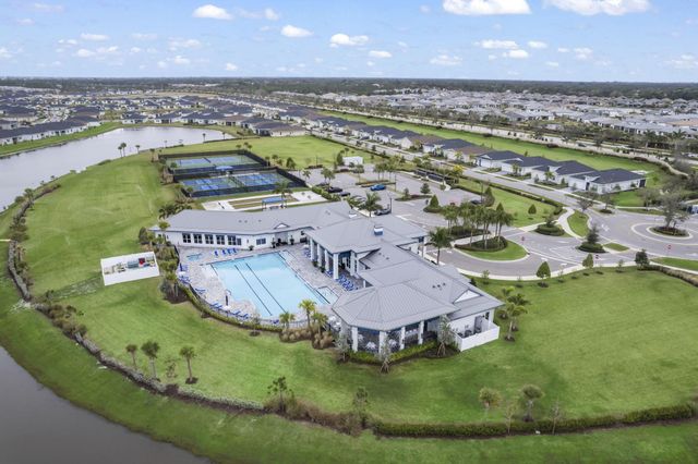 792 SE Bloomfield Road, Port St Lucie, FL 34986