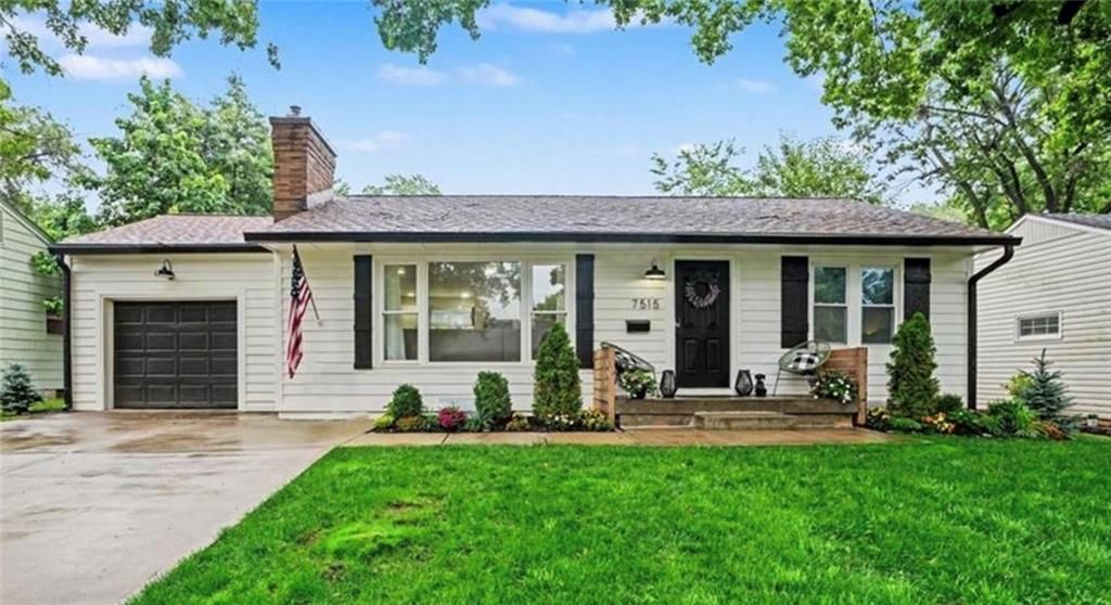 7515 Juniper Drive, Prairie Village, KS 66208