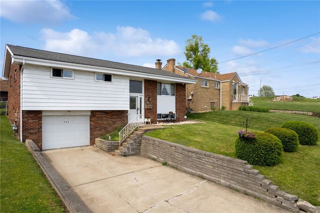 707 Glencairn St, West Mifflin, PA 15122