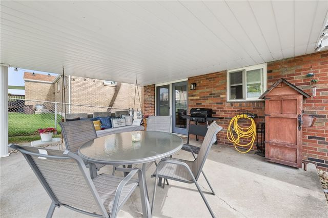 707 Glencairn St, West Mifflin, PA 15122