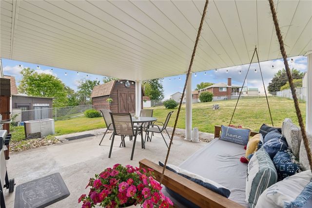 707 Glencairn St, West Mifflin, PA 15122