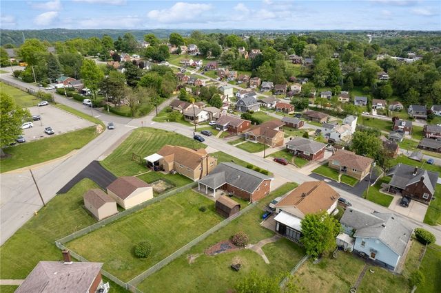 707 Glencairn St, West Mifflin, PA 15122