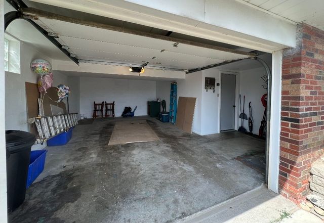 707 Glencairn St, West Mifflin, PA 15122
