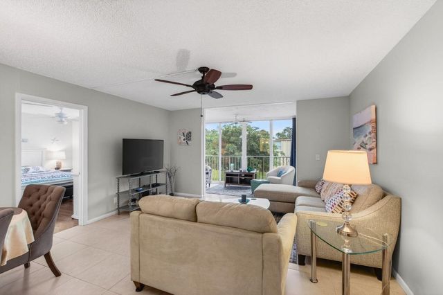 10 Willowbrook 205, Delray Beach, FL 33446