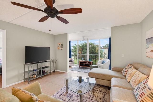 10 Willowbrook 205, Delray Beach, FL 33446