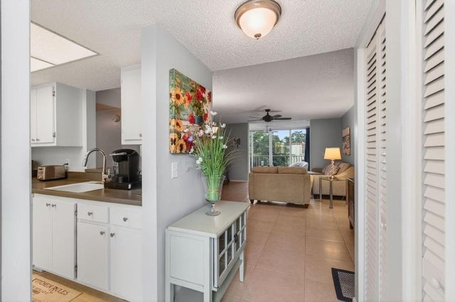 10 Willowbrook 205, Delray Beach, FL 33446