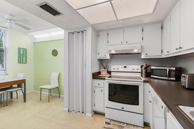 10 Willowbrook 205, Delray Beach, FL 33446