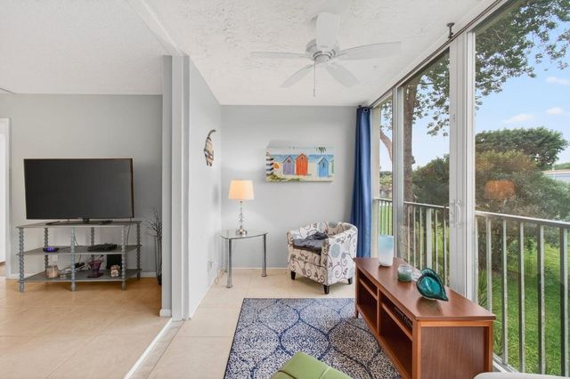 10 Willowbrook 205, Delray Beach, FL 33446