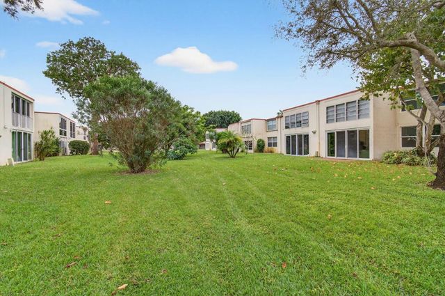 10 Willowbrook 205, Delray Beach, FL 33446