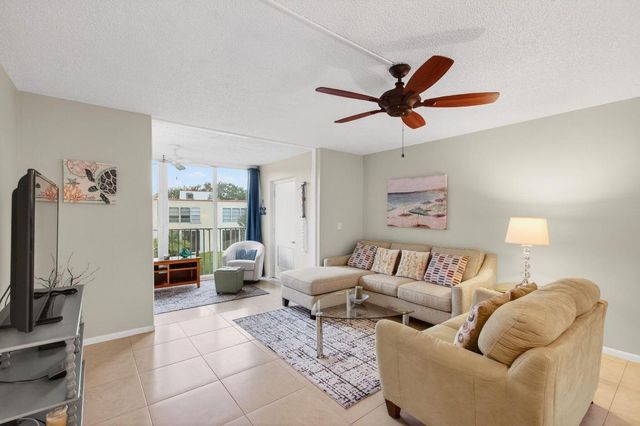 10 Willowbrook 205, Delray Beach, FL 33446