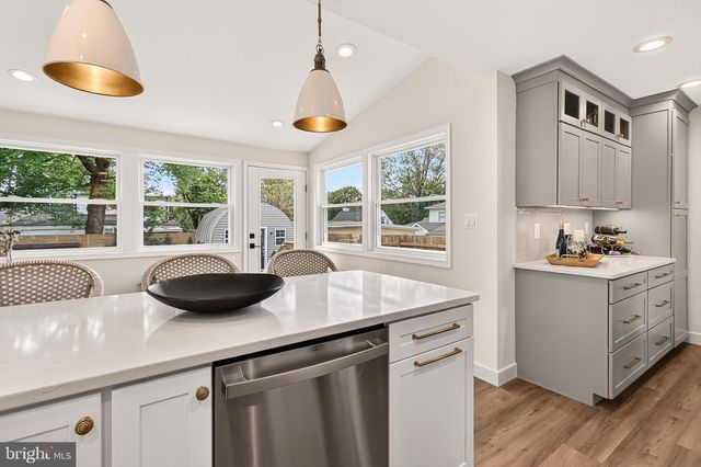 6709 JEFFERSON AVE, Falls Church, VA 22042