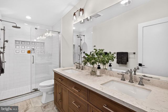 6709 JEFFERSON AVE, Falls Church, VA 22042