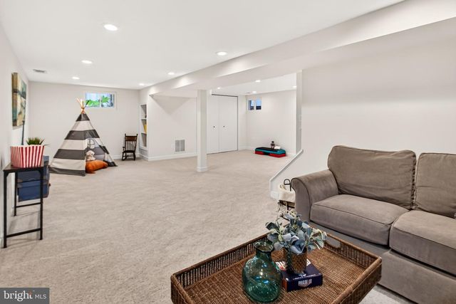 6709 JEFFERSON AVE, Falls Church, VA 22042