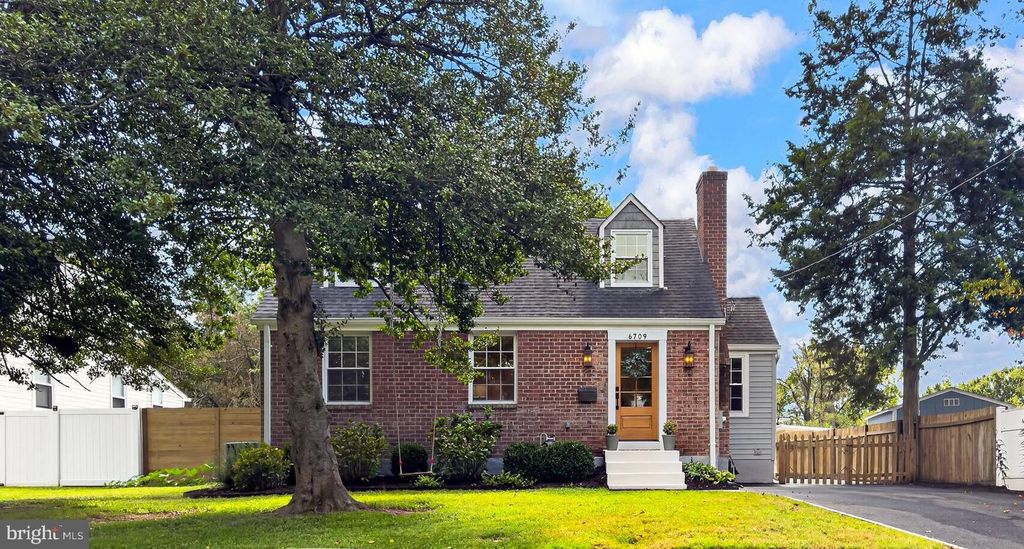 6709 JEFFERSON AVE, Falls Church, VA 22042