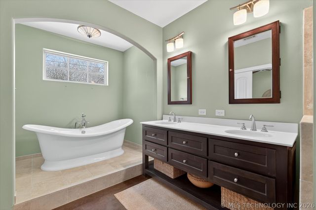 38 Oakwood Drive, Cartwright, OK 74731