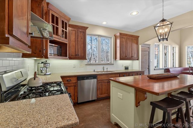 38 Oakwood Drive, Cartwright, OK 74731