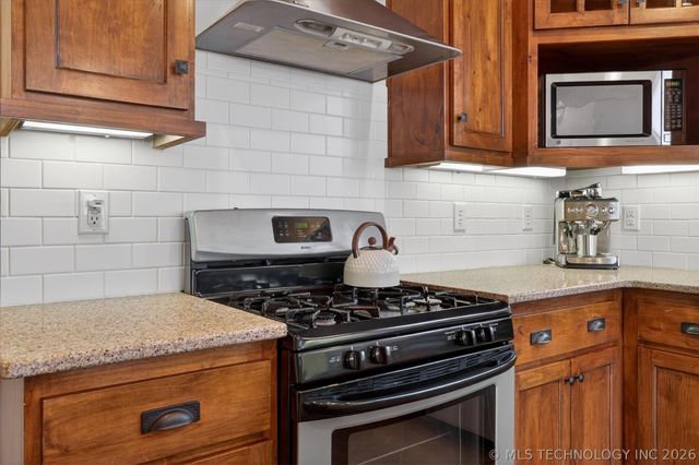 38 Oakwood Drive, Cartwright, OK 74731