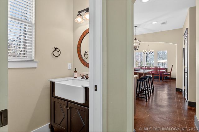 38 Oakwood Drive, Cartwright, OK 74731