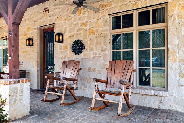 38 Oakwood Drive, Cartwright, OK 74731