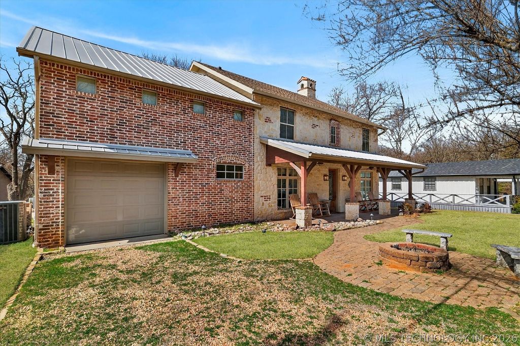 38 Oakwood Drive, Cartwright, OK 74731