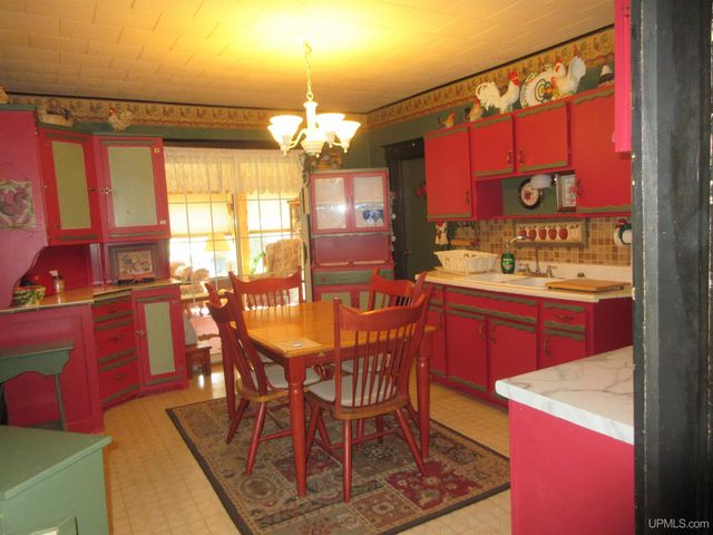 902 Putnam Street, Wakefield, MI 49968