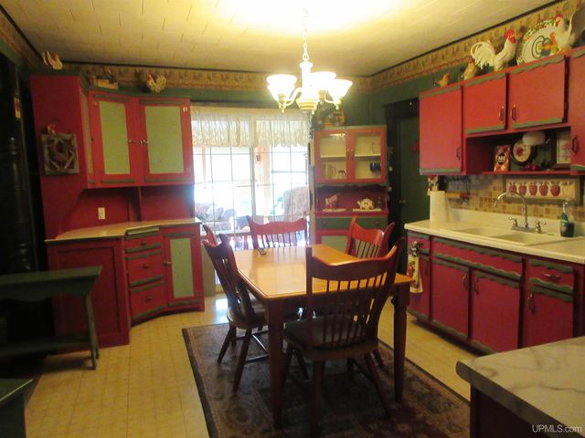 902 Putnam Street, Wakefield, MI 49968