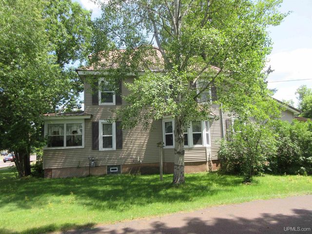 902 Putnam Street, Wakefield, MI 49968